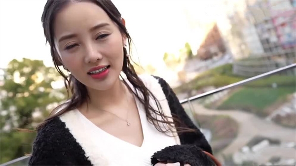 Ai-Lee Xiao Lang Mard Maried Woman's Liquor Store一天晚上