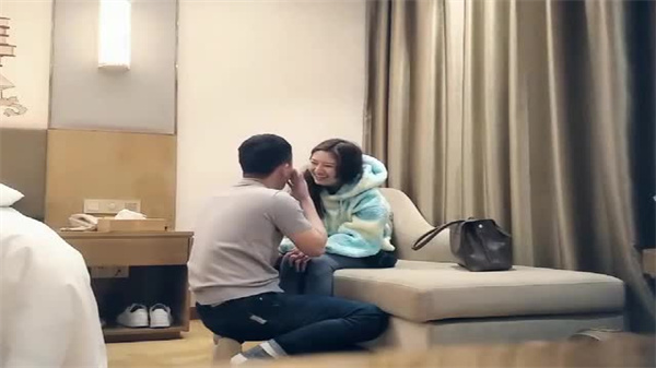 极品探花白虎妹无套内射实录，七天连续高潮喷发！